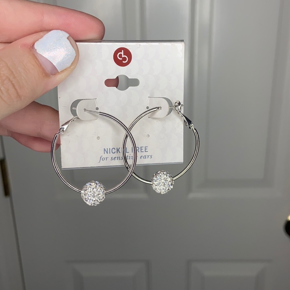 Stylish hoop earrings! NWT!